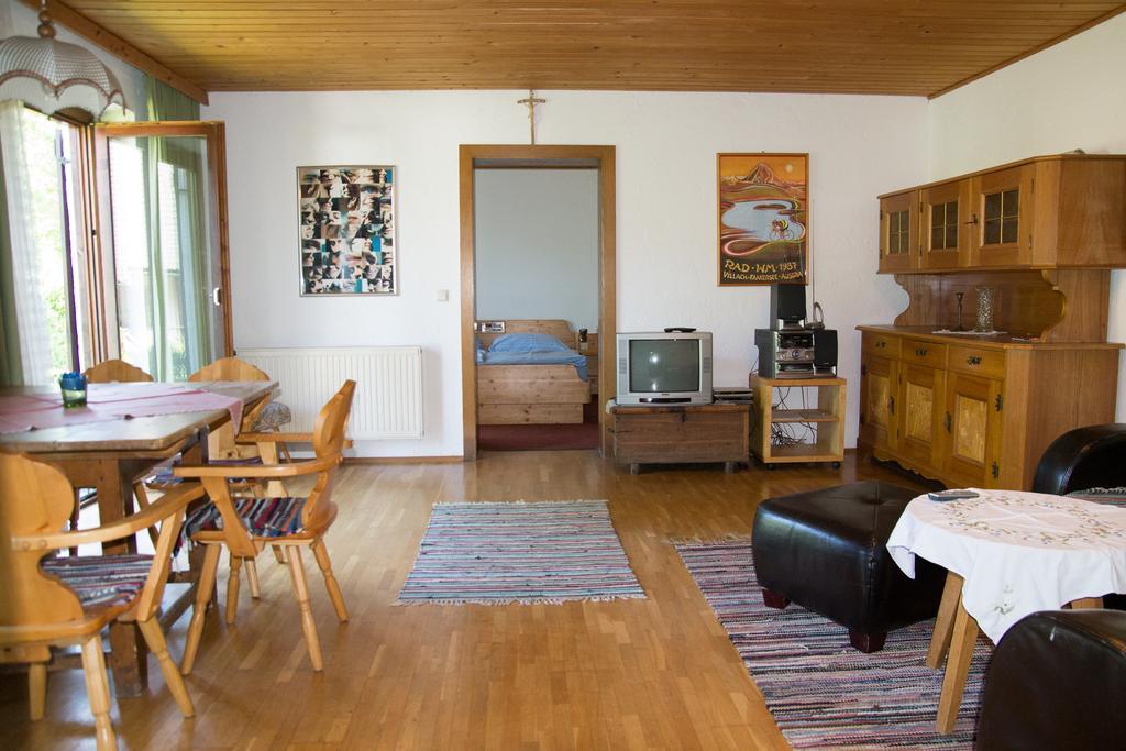 Apartments Wrolich Latschach ober dem Faakersee Chambre photo